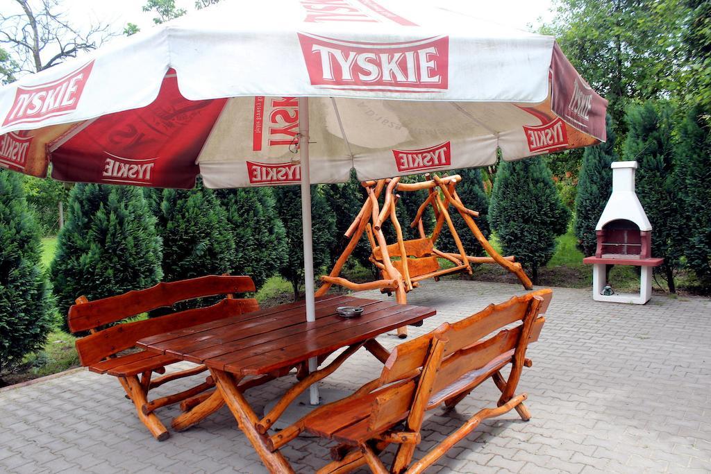 Willa-Restauracja Victoria Ostrowiec Świętokrzyski Extérieur photo